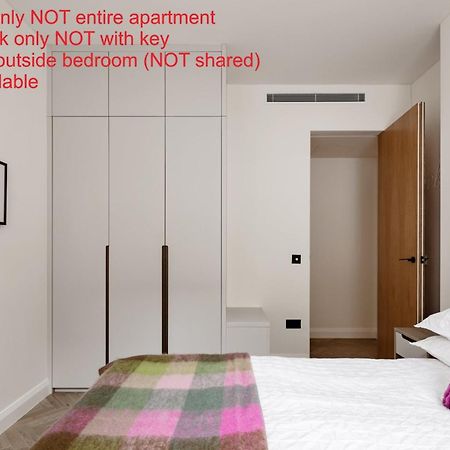 Modern Apartment & Rooms At Charing Cross 런던 외부 사진
