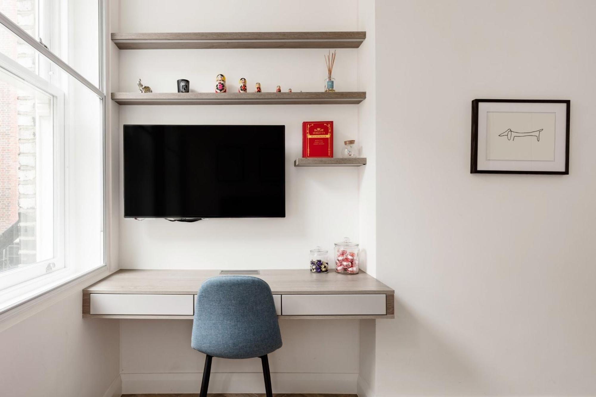 Modern Apartment & Rooms At Charing Cross 런던 외부 사진