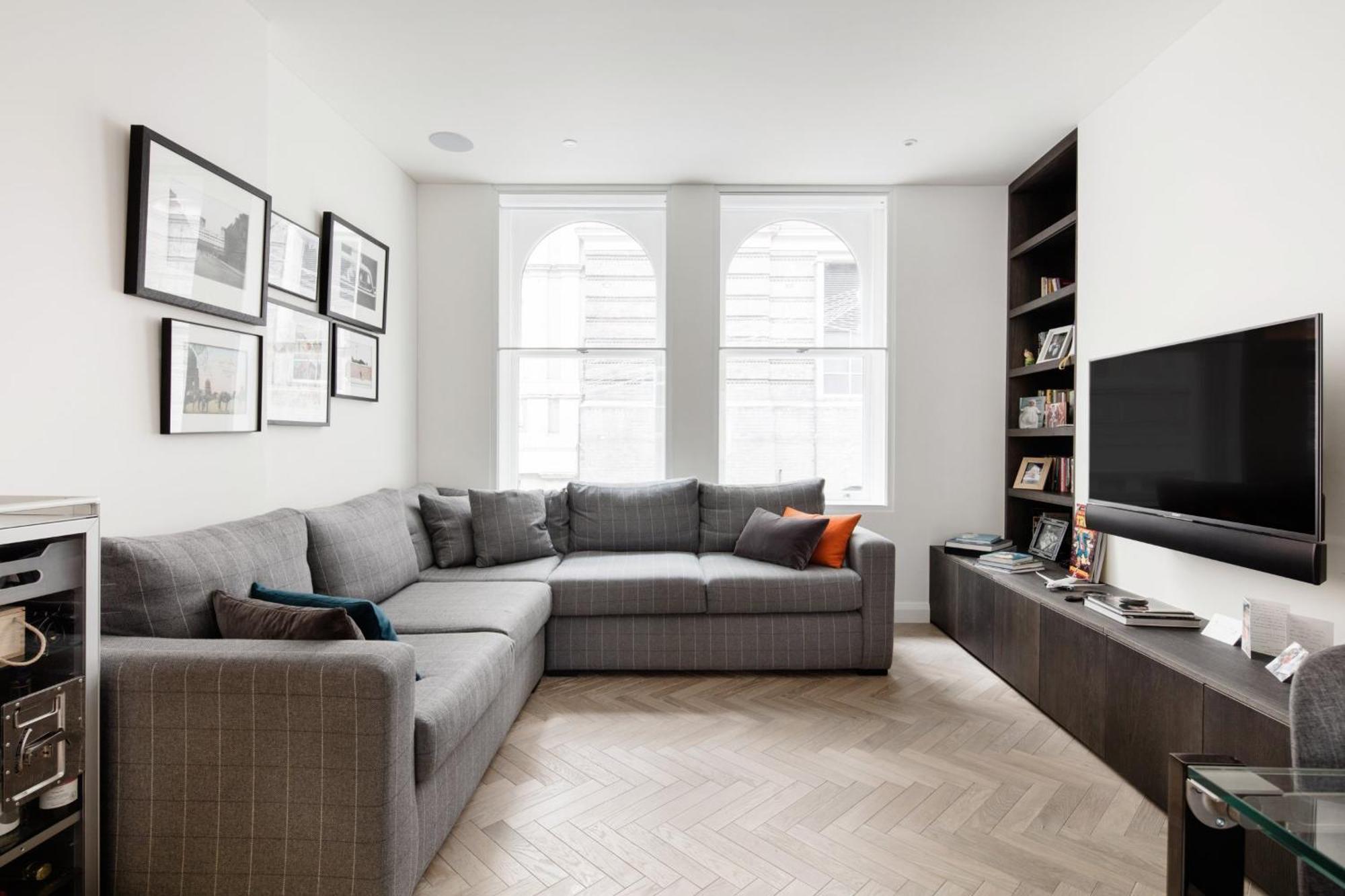 Modern Apartment & Rooms At Charing Cross 런던 외부 사진