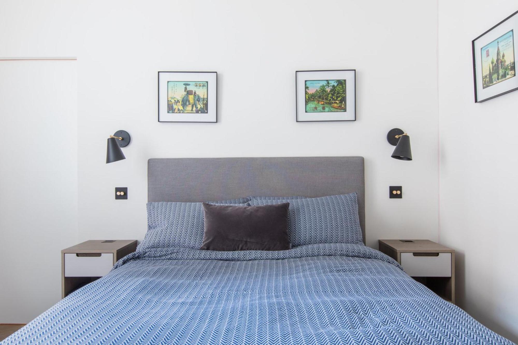 Modern Apartment & Rooms At Charing Cross 런던 외부 사진